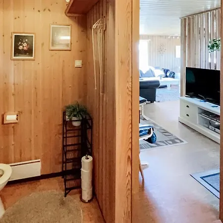 Cozy In Hellandsjoen With Kitchen Holiday home *